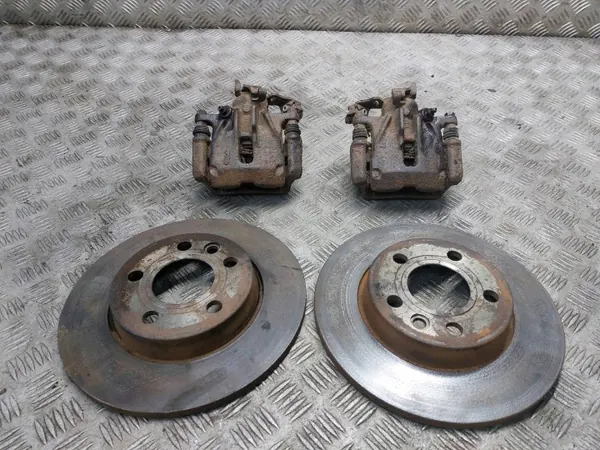 Remschijven & Remklauwen Achter OEM 456654 VW Transporter image 2