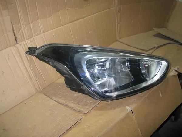 HYUNDAI I10 II 13- Faro Derecho Europa image 5