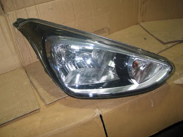 HYUNDAI I10 II 13- Faro Derecho Europa image 8