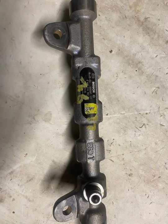 Fiat 500L 1.6 MTJ Ruiskutusraide OEM 255923 image 2