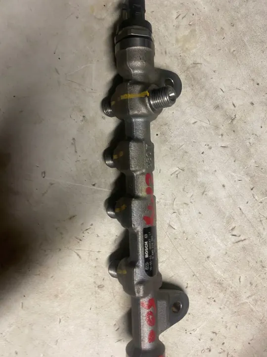 Fiat 500L 1.6 MTJ Ruiskutusraide OEM 255923 image 4