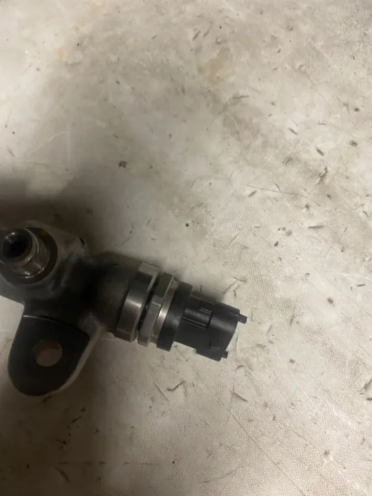 Fiat 500L 1.6 MTJ Ruiskutusraide OEM 255923 image 6
