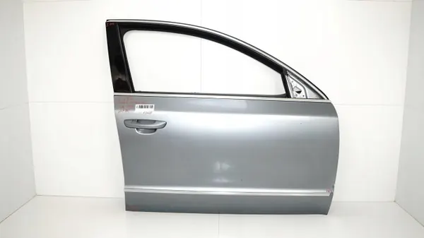 Porte avant droite OEM 375483755 pour Skoda Superb II image 2