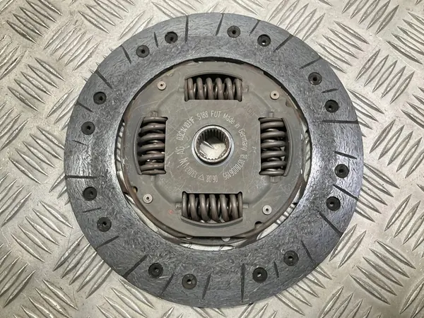 Conjunto de embreagem Seat Leon 2013 04E141025K image 2