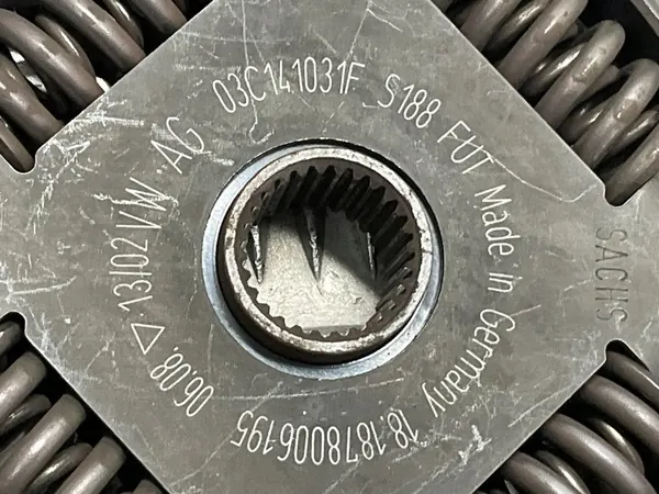 Conjunto de embreagem Seat Leon 2013 04E141025K image 3