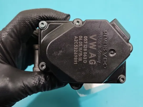 Corpo de borboleta Audi A6 C7 3.0 TFSI Quattro OEM 057128063D image 8