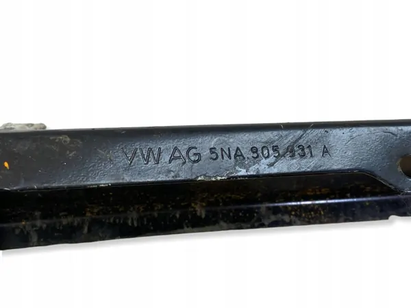 Volkswagen Sivutuki Etuturvavyö OEM 5NA805931A image 4