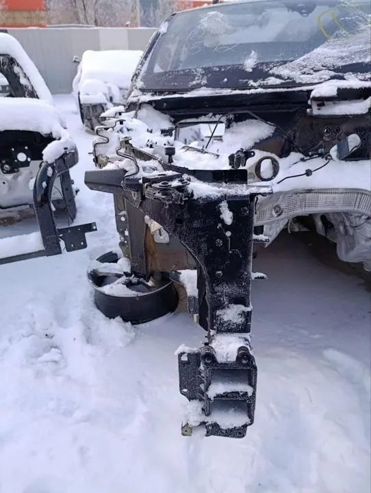 Bentley Bentayga 2017 etu oikea lokasuoja OEM 287176 image 3