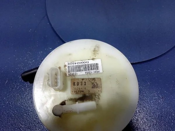 Mazda CX-5 Bränslepump OEM PE01-1335X - Begagnad image 4