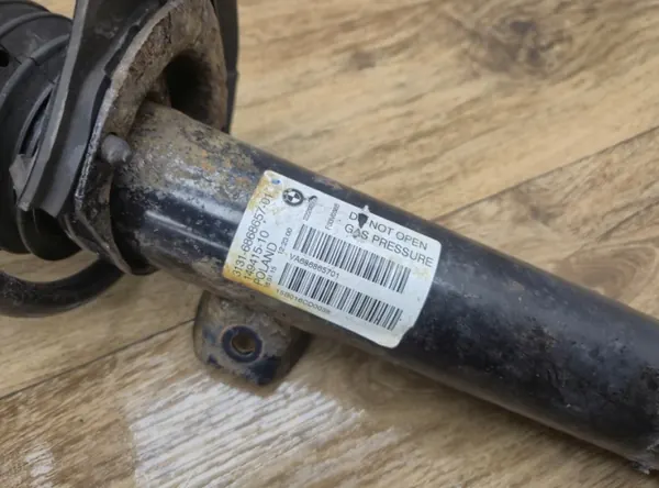 BMW F33 Etujousi OEM 6868657 image 3