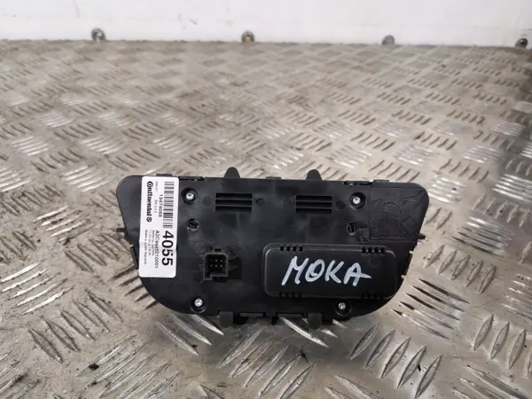 Opel Mokka 2016 klimaatpaneel OEM 13474055 - Gebruikt image 3