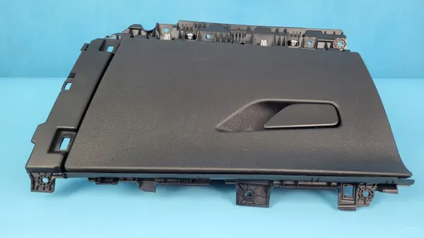 Passagerarhandskfack BMW X1 U11 23r OEM 2607192X image 8