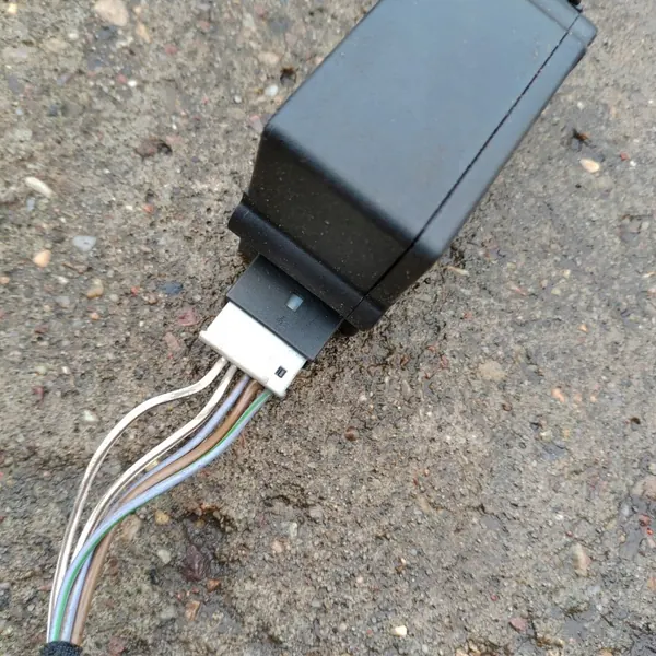 BMW E39 bagageluckslåsaktuator OEM 8377569 - 5-stift image 5