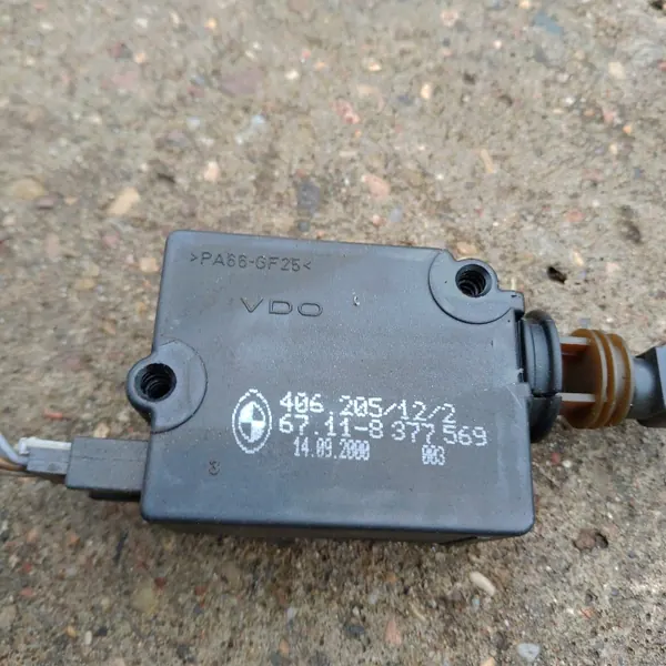 BMW E39 bagageluckslåsaktuator OEM 8377569 - 5-stift image 6