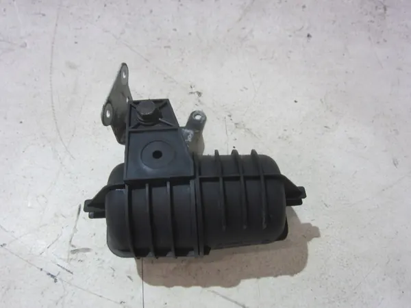 BMW Turbotyhjiösäiliö OEM 11652247620 image 3