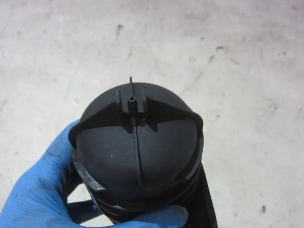 BMW Turbotyhjiösäiliö OEM 11652247620 image 6