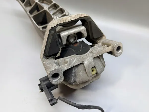 AUDI A6 C7 2.0 TDI Left Engine Mount 4G0199307Q image 3