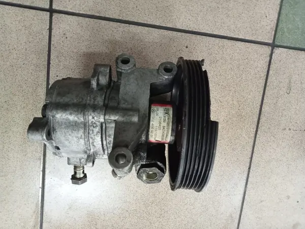 Mercedes W210 2.2 CDI Stuurpomp 0024669201 image 2