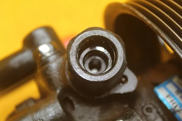 Servostyrningspump Chevrolet Epica 2.0B 96475856 image 4