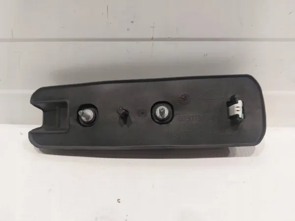 Frontscheibenbefestigung Jeep Wrangler OEM 68307300AC image 3