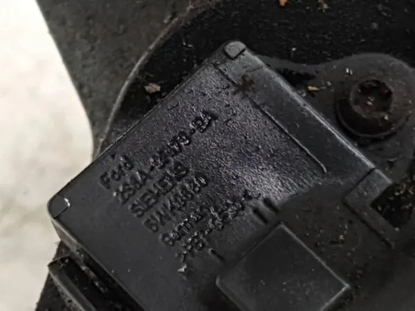 Colector de admisión Ford OEM 2S8A9F479BA 1.6L image 10