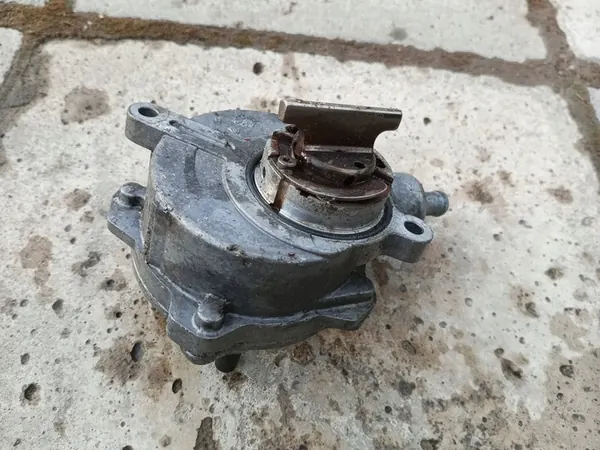 BMW E60 E61 E65 E66 X5 E53 E70 Imupumppu V8 N62 image 2