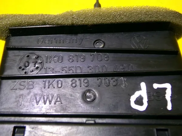 Grelha de ventilação dianteira esquerda Volkswagen Golf V 1K0819709 image 6