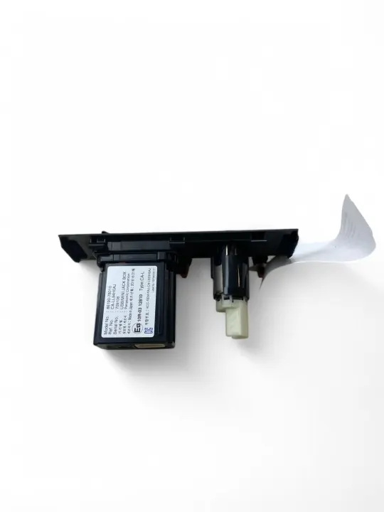 Tomada USB Lexus RX 450H 2021 OEM 5893248030 image 6