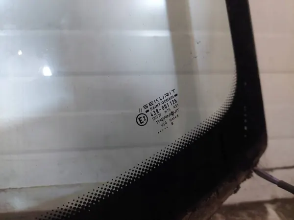 OEM-lämmitetty etulasi Ford Orion MK3 90-93 image 4