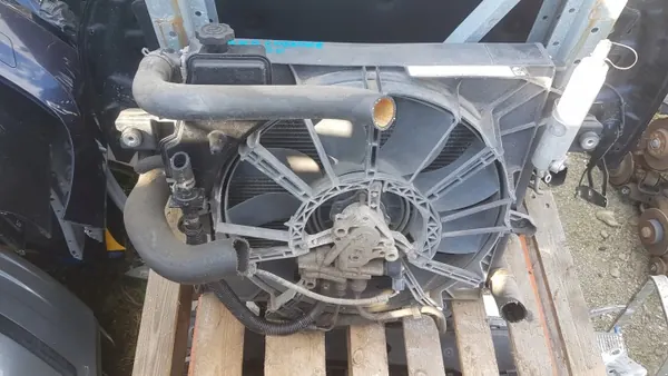 Jäähdytin & Intercooler-tuulettin Jeep OE OEM WK 10R image 4