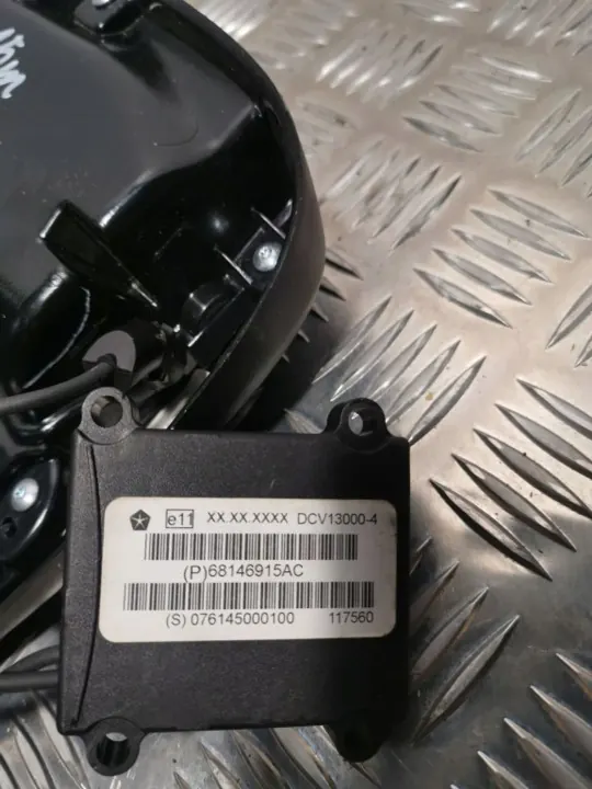 Módulo de techo solar Jeep OE PN2152556 - Usado image 3