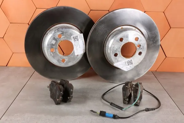 Discos e pastilhas de freio dianteiros BMW 5' G30 G31 X3 G01 X4 G02 OEM image 3