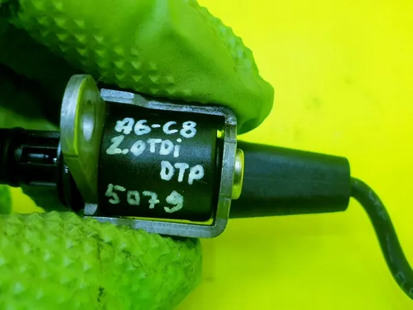 Vattenpumpventilsensor Audi A4 A5 A6 Q5 Tiguan 2.0 TDI image 8