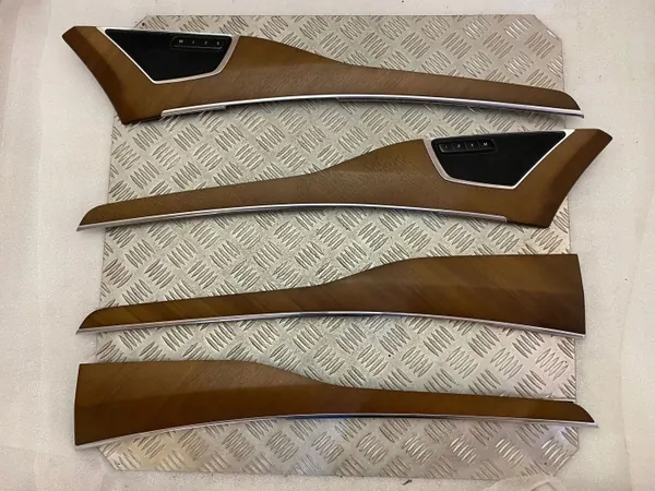 Volvo XC90 2017 Dörrklädsel Set OEM 31407843 image 2
