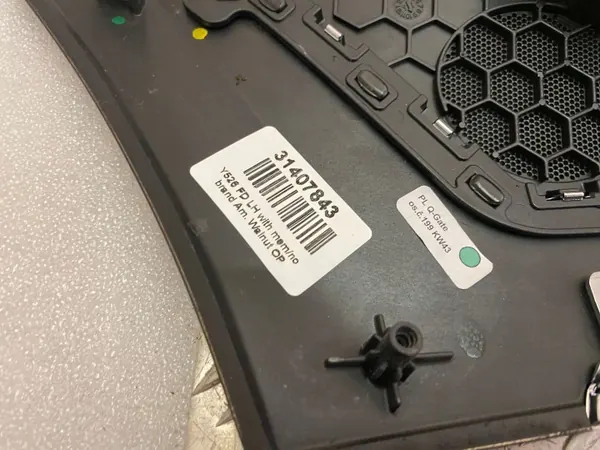 Volvo XC90 2017 Dörrklädsel Set OEM 31407843 image 5
