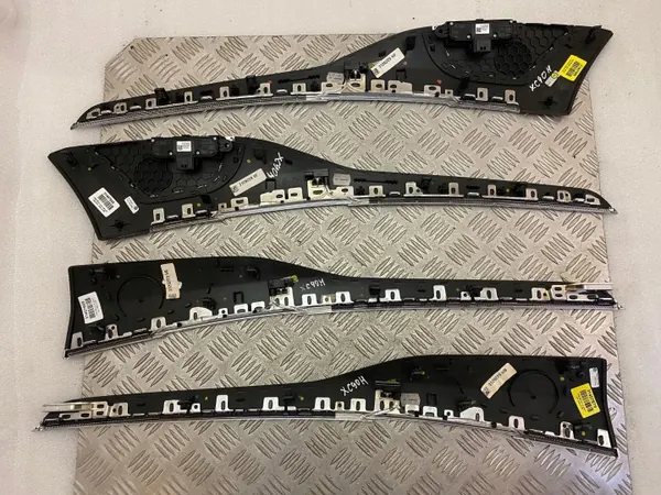 Volvo XC90 2017 Dörrklädsel Set OEM 31407843 image 7
