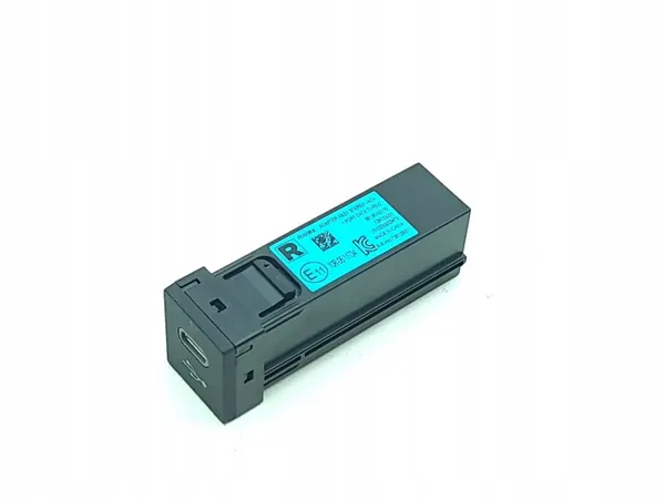 Puerto USB Hyundai Kona II OEM 10R0611734 image 2