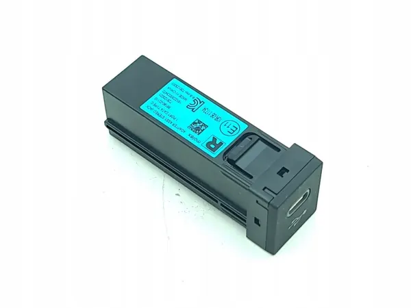 Puerto USB Hyundai Kona II OEM 10R0611734 image 3