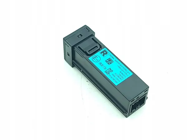 Puerto USB Hyundai Kona II OEM 10R0611734 image 4