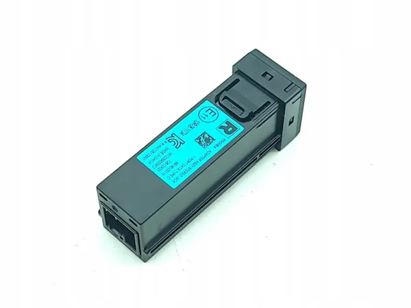Puerto USB Hyundai Kona II OEM 10R0611734 image 5