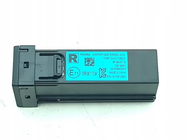 Puerto USB Hyundai Kona II OEM 10R0611734 image 6