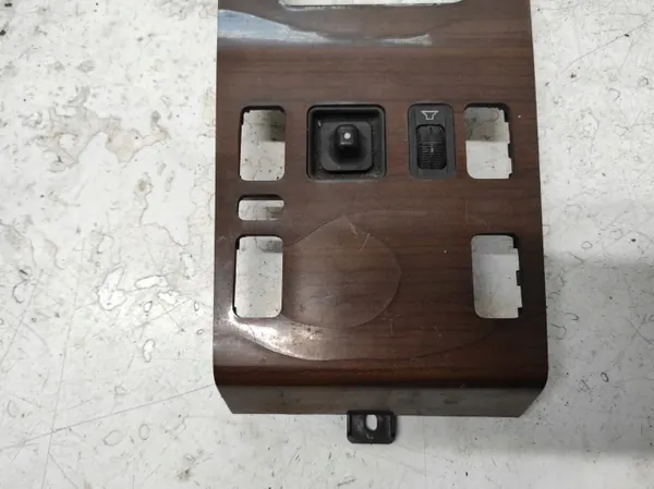 Decoración túnel Mercedes W124 OEM PAW726 - Usado image 4