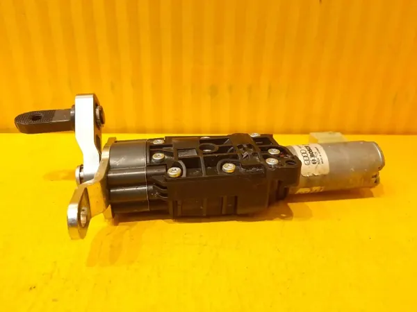 Audi A6 C8 Rear Tailgate Engine Left OEM 4K9827851C image 6
