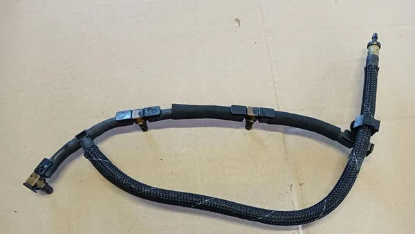 AUDI A4 B8 LIFT Überlaufrohr 2.0 TDI 15R image 2