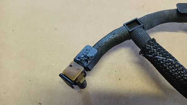 AUDI A4 B8 LIFT Überlaufrohr 2.0 TDI 15R image 3