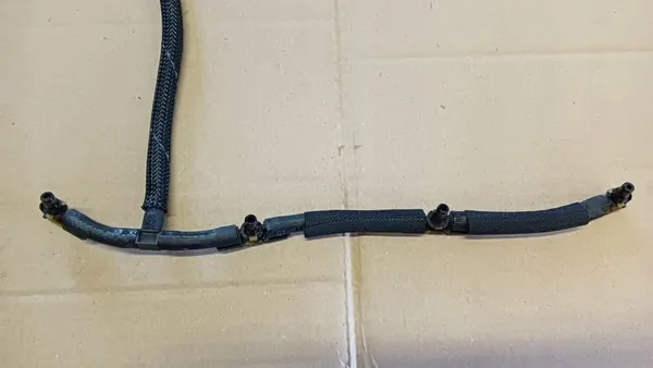 AUDI A4 B8 LIFT Überlaufrohr 2.0 TDI 15R image 8