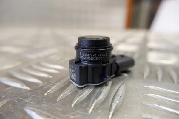 Tesla Parkeersensor OEM 104847401A - Gebruikt image 7