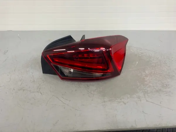 Luz Trasera Derecha Seat Ibiza V 6F0945208H image 2