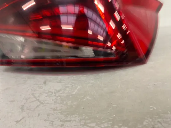 Luz Trasera Derecha Seat Ibiza V 6F0945208H image 5