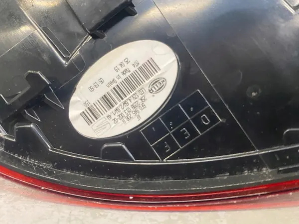 Luz Trasera Derecha Seat Ibiza V 6F0945208H image 9